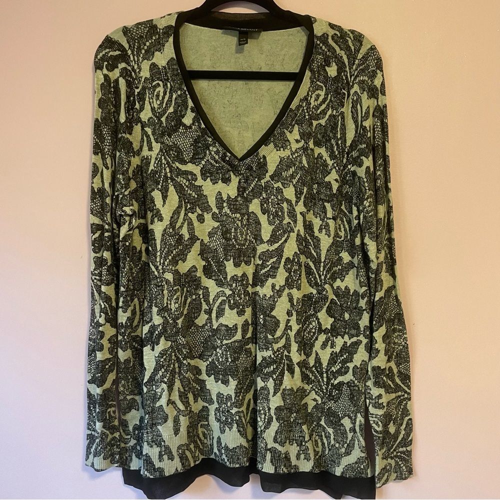 Lane Bryant 14/16 Gray and Black Floral Lace Print V-Neck Sweater